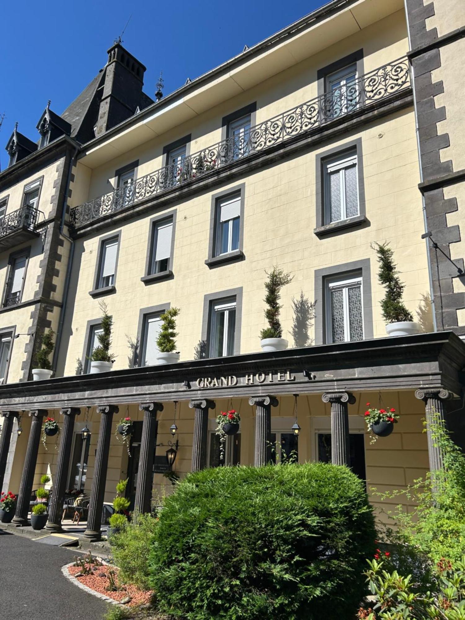 Le Grand Hotel Mont Dore Buitenkant foto