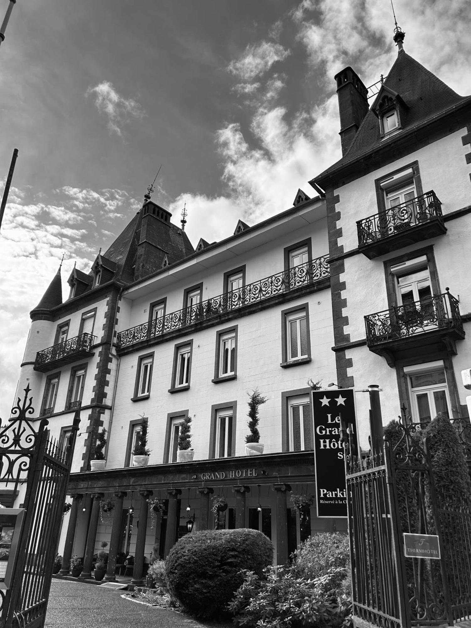 Le Grand Hotel Mont Dore Buitenkant foto